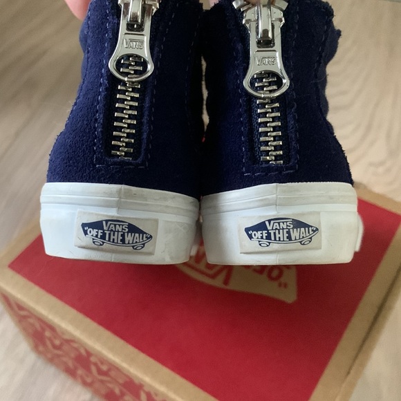 Like New Baby Toddler High Top Vans - size 4T - Picture 4 of 9